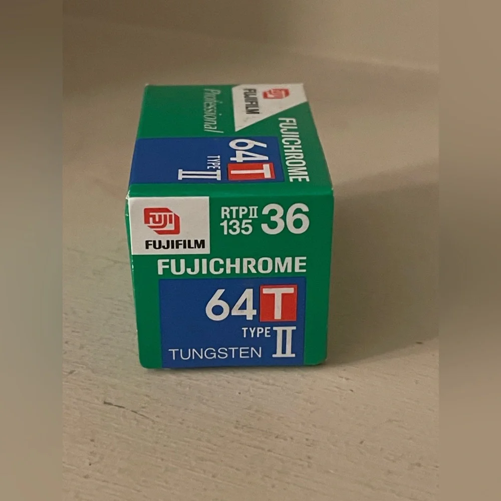 FUJIFILM FUJICHROME PROFESSIONAL 64T TUNGSTEN 24x36MM 36 EXP ISO 64 / 19 RARE